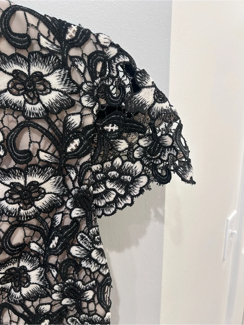 Alice + Olivia Lace Romper - Picture 3 of 4